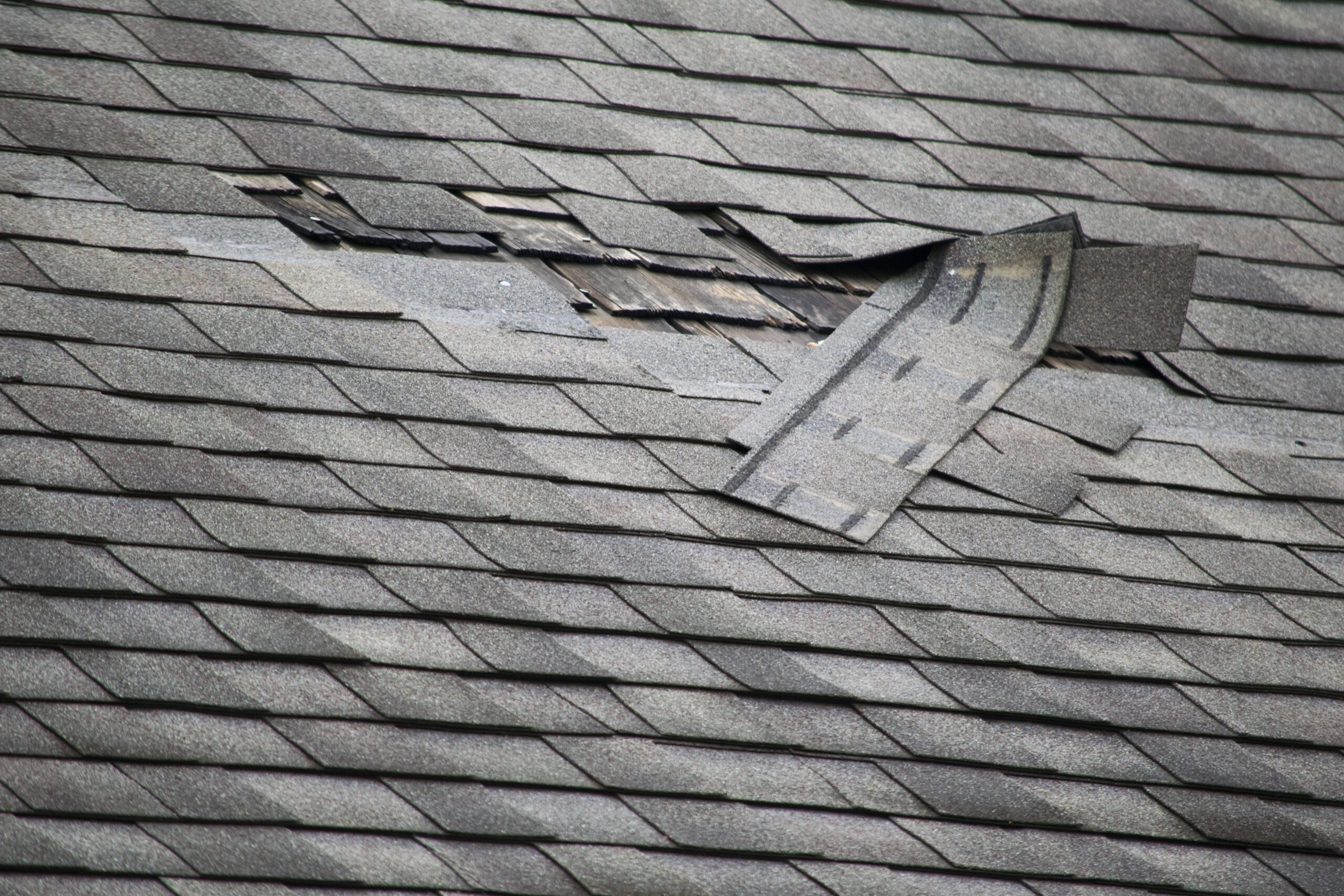 Read more about the article Roof Repair vs Replacement: What Maryland Homeowners Should Choose